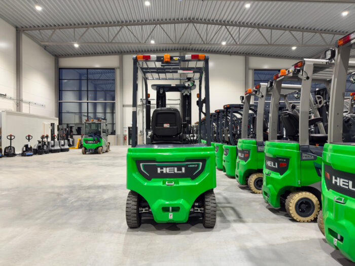 HELI CPD25-A3LIH4-M48 Električni čeoni viličar 2500kg 4,8m LFP baterija 80V 202Ah 008