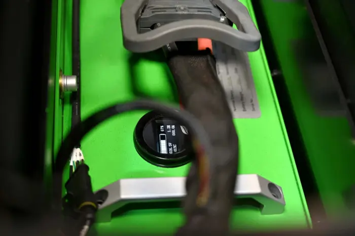 Silverstone ES16RSiLi električni visokopodizni viličar 1500kg 4.5m AC motor inicijalno podizanje stajaća platforma EPS servo podesiva brzina podizanja